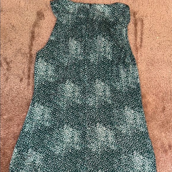 Banana Republic Green and White Patterned Blouse - Picture 3 of 3